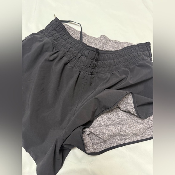 Lululemon Choose A Side Short *3" - Picture 7 of 10